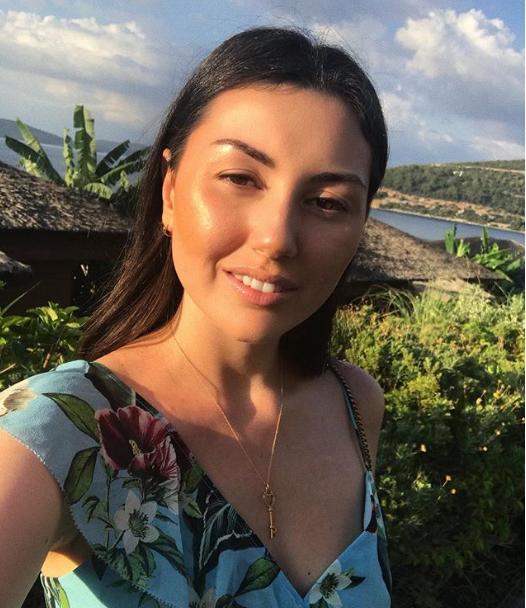 Mərhum nazirin oğlu ilə Safurə Türkiyədə istirahətdə â€“  FOTOLAR